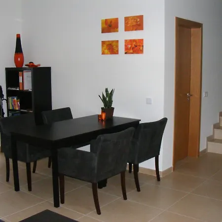 לינה וארוחת בוקר Casa Ceedina & Beauty