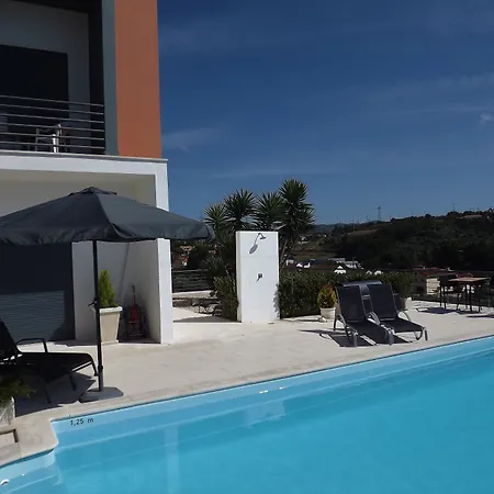 Casa Ceedina & Beauty Alojamento de Acomodação e Pequeno-almoço Batalha