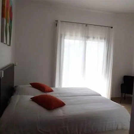 Alojamento de Acomodação e Pequeno-almoço Casa Ceedina & Beauty 4*