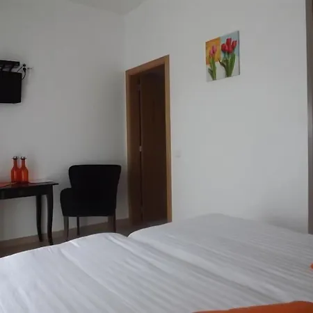 Alojamento de Acomodação e Pequeno-almoço Casa Ceedina & Beauty Batalha