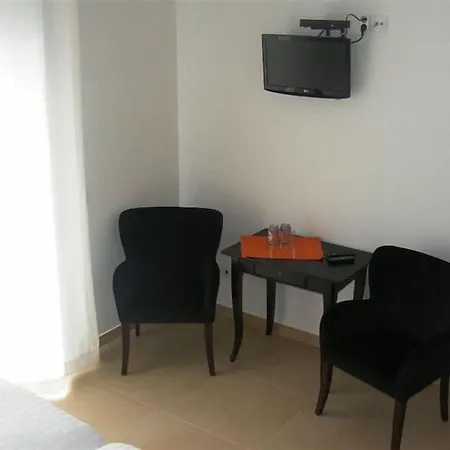 Alojamento de Acomodação e Pequeno-almoço Casa Ceedina & Beauty