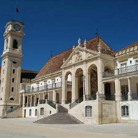 Alojamento de Acomodação e Pequeno-almoço Casa Serra Larga B&B Batalha
