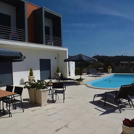 Casa Ceedina & Beauty Alojamento de Acomodação e Pequeno-almoço